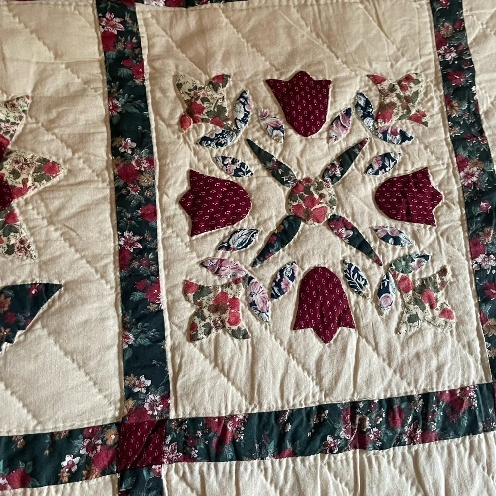 Vintage handmade quilt 64” x 88” Twin